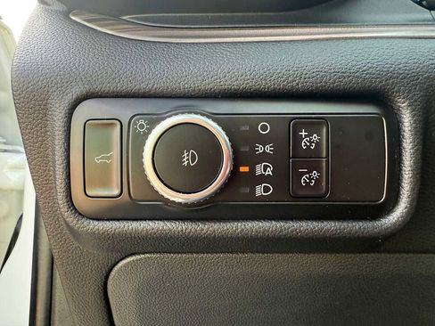 Used 2023 Ford Explorer Limited image 27