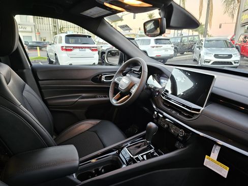 New 2026 Jeep Compass Latitude image 26