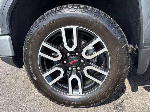 Certified 2025 GMC Sierra 1500 AT4 w/ AT4 Premium Package AWD/4WD image 18