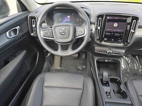 Used 2026 Volvo XC40 B5 Core w/ Climate Package AWD/4WD image 17