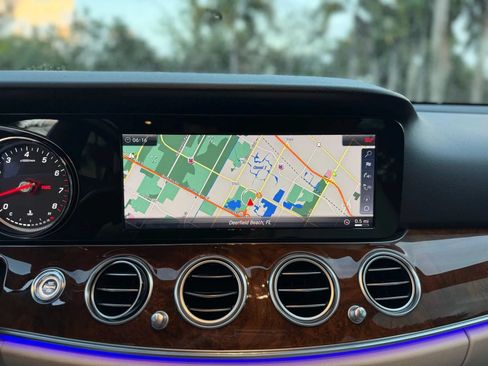 Used 2018 Mercedes-Benz E 300 image 20