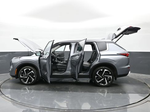 Used 2023 Mitsubishi Outlander SE AWD/4WD image 49