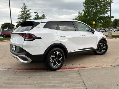 Used 2025 Kia Sportage LX image 6