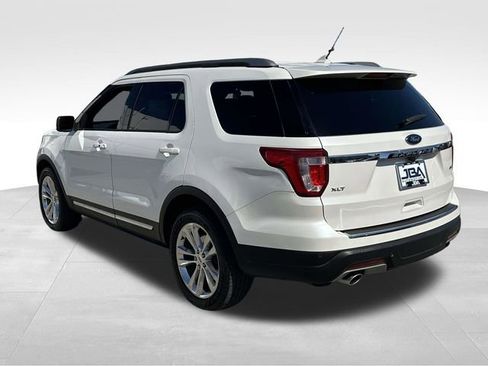 Used 2018 Ford Explorer XLT w/ Equipment Group 202A AWD/4WD image 26