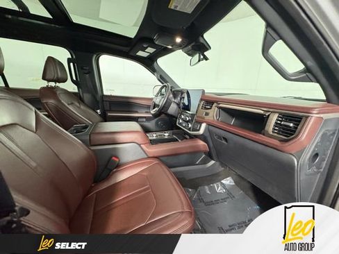 Used 2024 Ford Expedition Limited AWD/4WD image 6