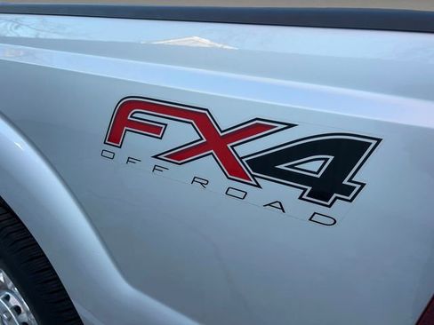 Used 2016 Ford F250 Lariat w/ Lariat Interior Package image 10