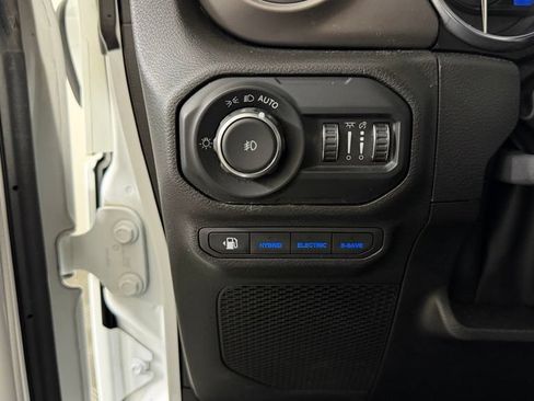 Used 2022 Jeep Wrangler Unlimited Rubicon 4xe AWD/4WD image 16