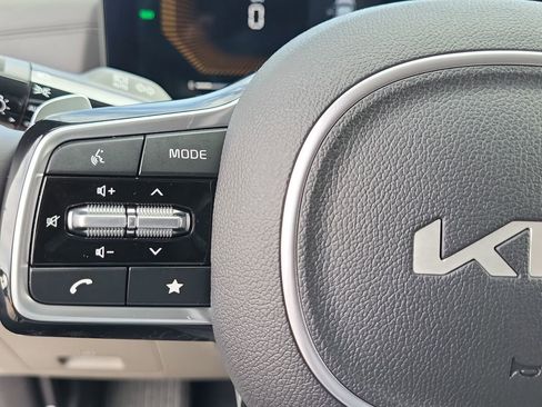 New 2026 Kia Carnival LXS image 18