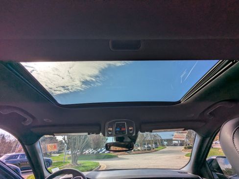 Used 2023 Jeep Grand Cherokee L Laredo image 13