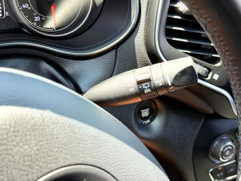 Used 2019 Jeep Cherokee Latitude Plus w/ Comfort/Convenience Group image 72