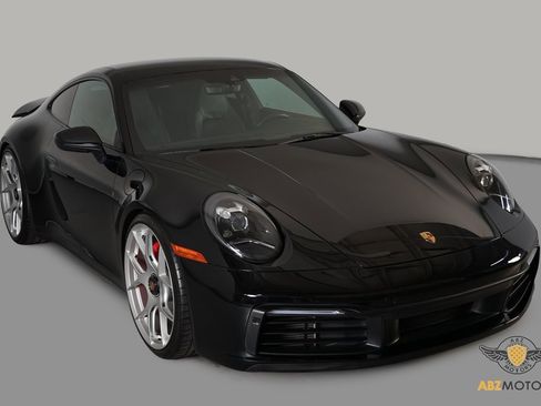Used 2022 Porsche 911 Carrera image 2