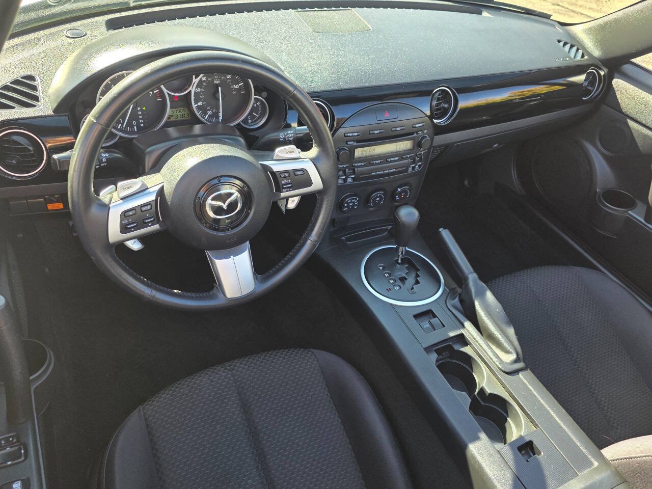 Used 2006 MAZDA MX-5 Miata Touring w/ Appearance Pkg RWD image 10