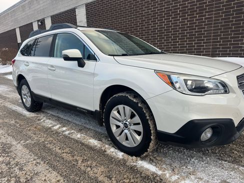 Used 2017 Subaru Outback 2.5i Premium image 32