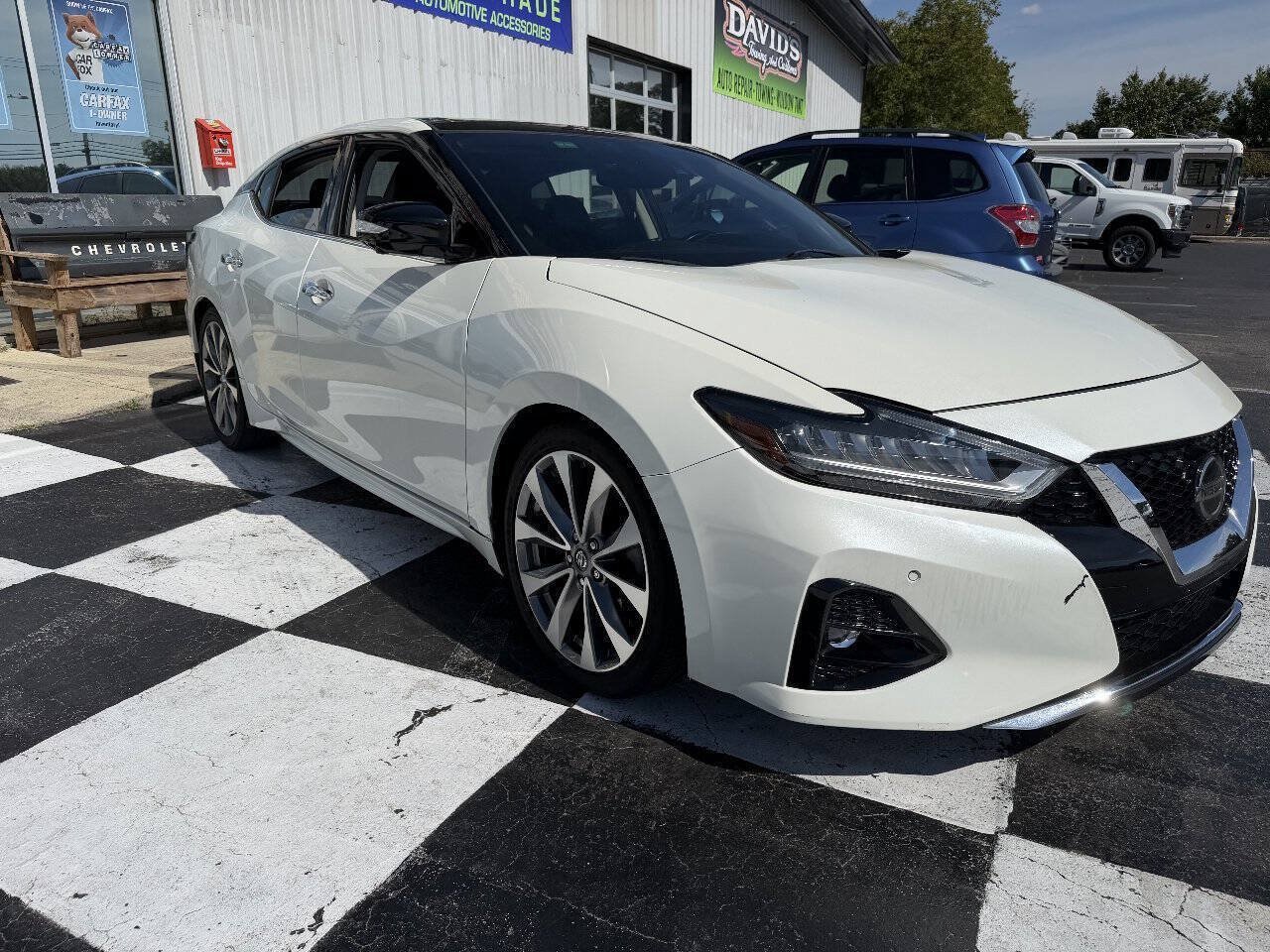 Used 2021 Nissan Maxima Platinum w/ Sport Mat Group FWD image 4