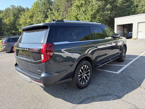 Used 2025 Ford Expedition Max Platinum AWD/4WD image 16