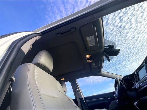 Used 2019 Toyota Highlander Limited Platinum image 12