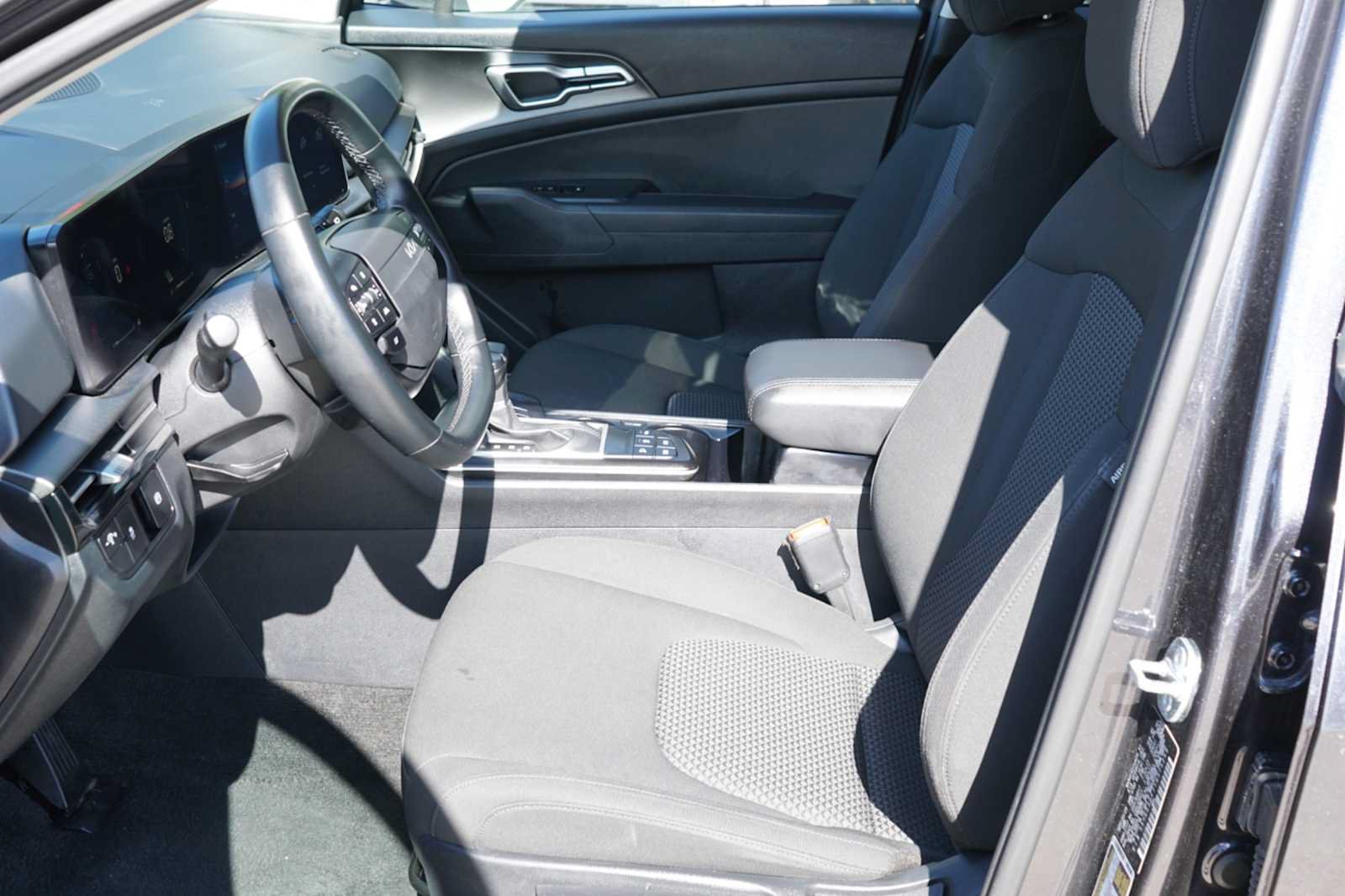 Certified 2026 Kia Sportage LX FWD image 8