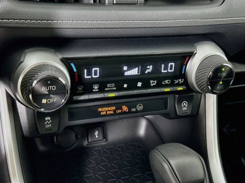 Certified 2021 Toyota RAV4 XLE w/ Convenience Package FWD image 17