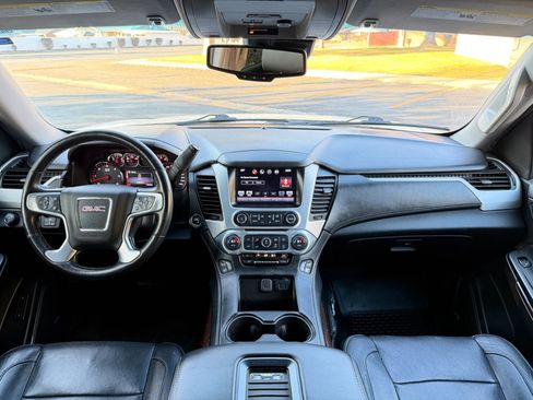 Used 2016 GMC Yukon SLT w/ HD Trailering Package image 23