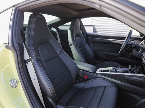 Certified 2025 Porsche 911 Carrera image 28