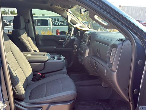 Used 2021 Chevrolet Silverado 1500 Custom w/ Custom Max Trailering Package AWD/4WD image 12
