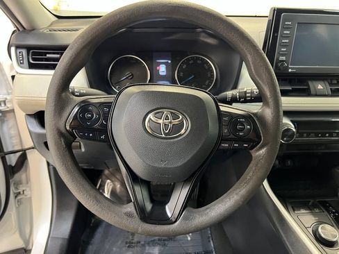 Used 2022 Toyota RAV4 XLE AWD/4WD image 19