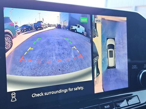 Certified 2025 Nissan Pathfinder SL image 26