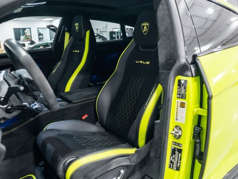 Used 2024 Lamborghini Urus Performante AWD/4WD image 11
