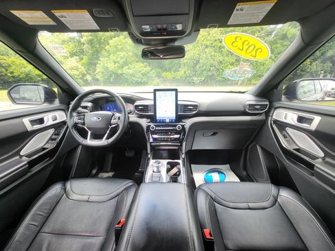 Used 2023 Ford Explorer ST w/ Equipment Group 401A AWD/4WD image 17