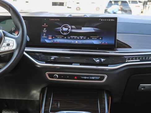 Certified 2024 BMW X7 xDrive40i AWD/4WD image 11