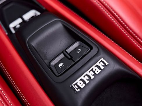 Used 2022 Ferrari F8 Tributo RWD image 72