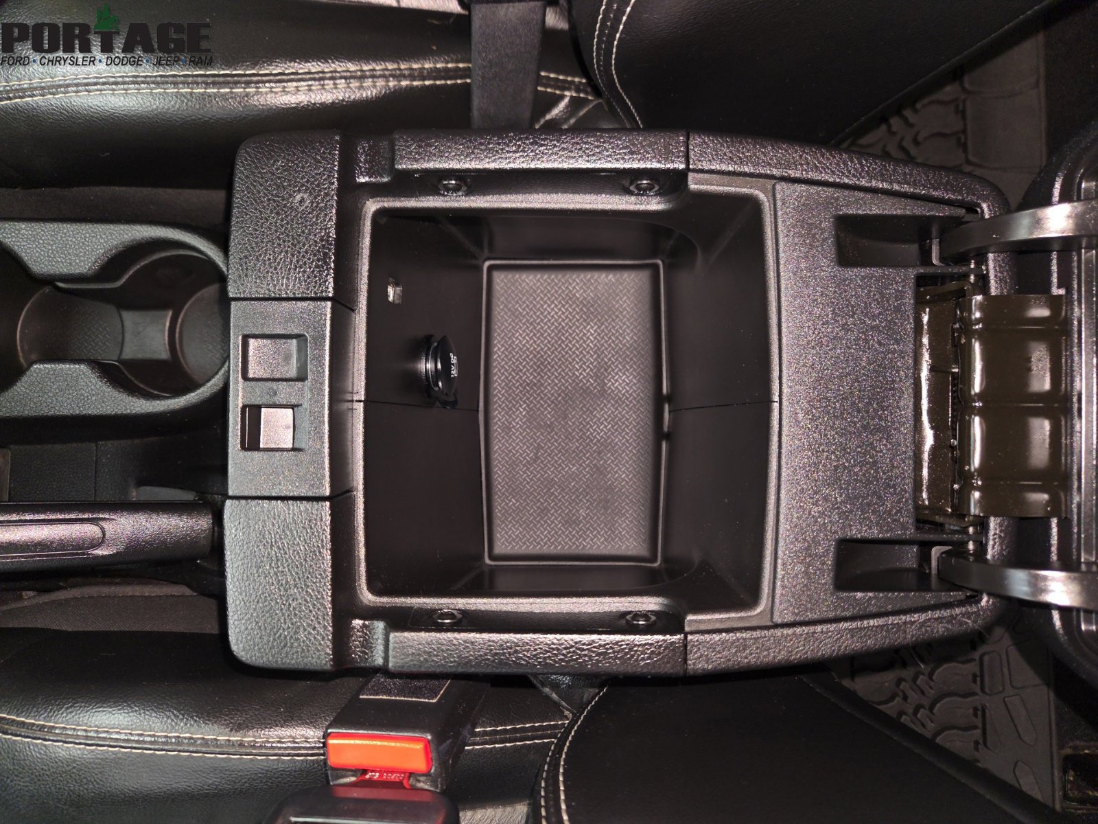 Used 2012 Jeep Wrangler Unlimited Sahara w/ Connectivity Group AWD/4WD image 23