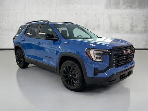 Used 2025 GMC Terrain Elevation w/ Black Edition image 3