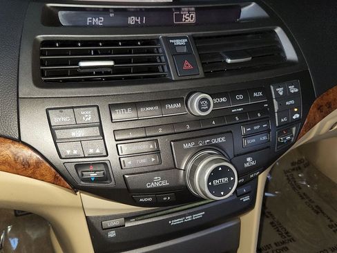 Used 2011 Honda Accord EX-L image 21