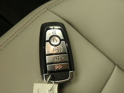 Used 2025 Ford Explorer Active w/ Active Comfort Package AWD/4WD image 20