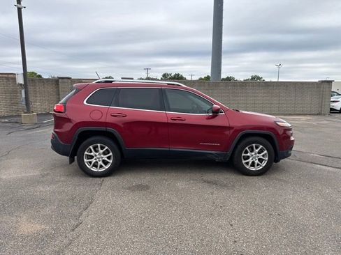 Used 2015 Jeep Cherokee Latitude AWD/4WD image 8