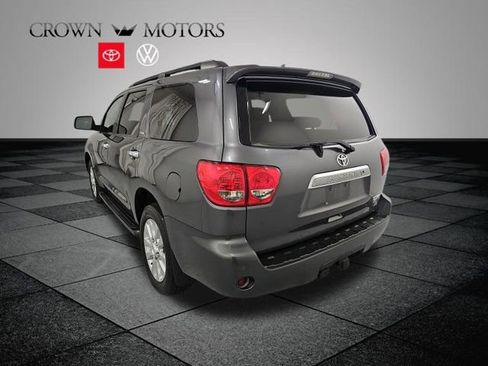 Used 2017 Toyota Sequoia Platinum AWD/4WD image 4