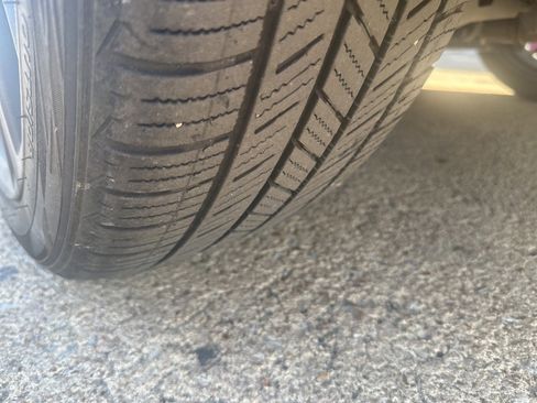 Used 2022 Toyota Camry XSE image 9