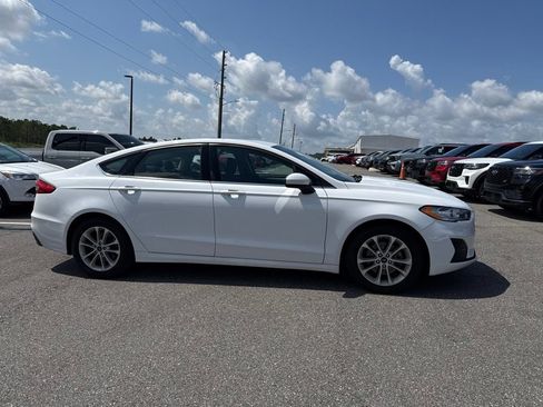 Used 2020 Ford Fusion SE FWD image 1