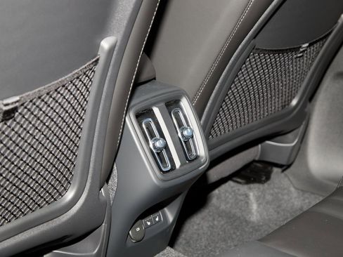 New 2026 Volvo XC40 B5 Ultra w/ Climate Package image 21