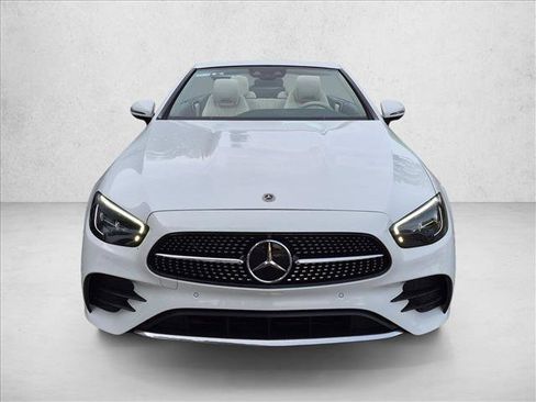 Used 2023 Mercedes-Benz E 450 Cabriolet image 2
