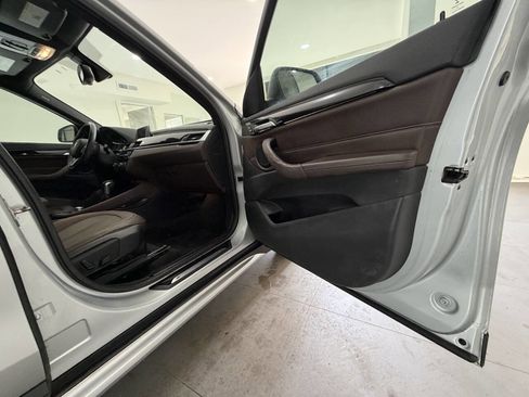 Used 2016 BMW X1 xDrive28i AWD/4WD image 9