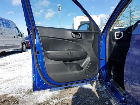 Used 2023 Hyundai Venue Limited w/ Cargo Package image 22