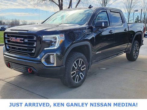Used 2022 GMC Sierra 1500 AT4 w/ AT4 Premium Package image 9