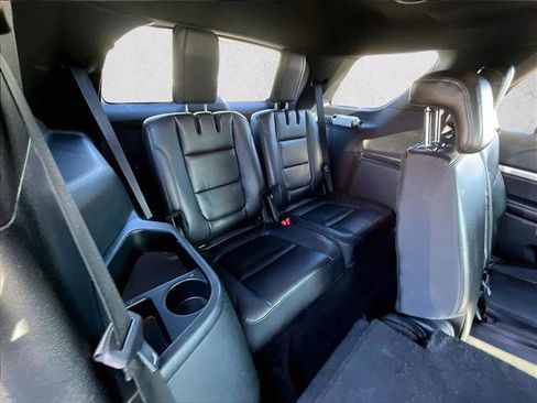 Used 2018 Ford Explorer XLT w/ Equipment Group 202A image 26
