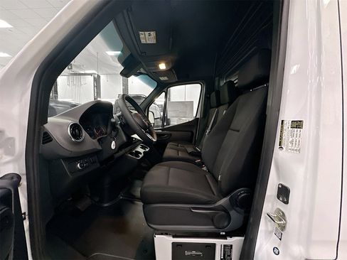 New 2025 Mercedes-Benz Sprinter 2500 image 21