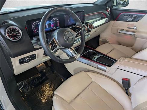 Certified 2025 Mercedes-Benz GLB 250 4MATIC image 9