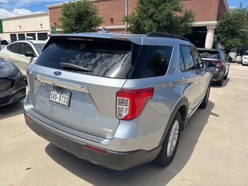 Used 2020 Ford Explorer XLT RWD image 3