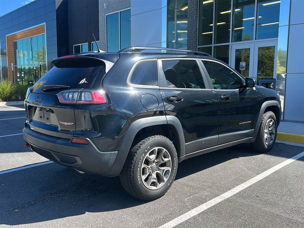 Used 2022 Jeep Cherokee Trailhawk w/ Premium Leather Package AWD/4WD image 3