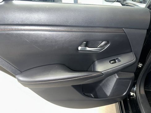 Used 2023 Nissan Sentra SR w/ SR Premium Package FWD image 18